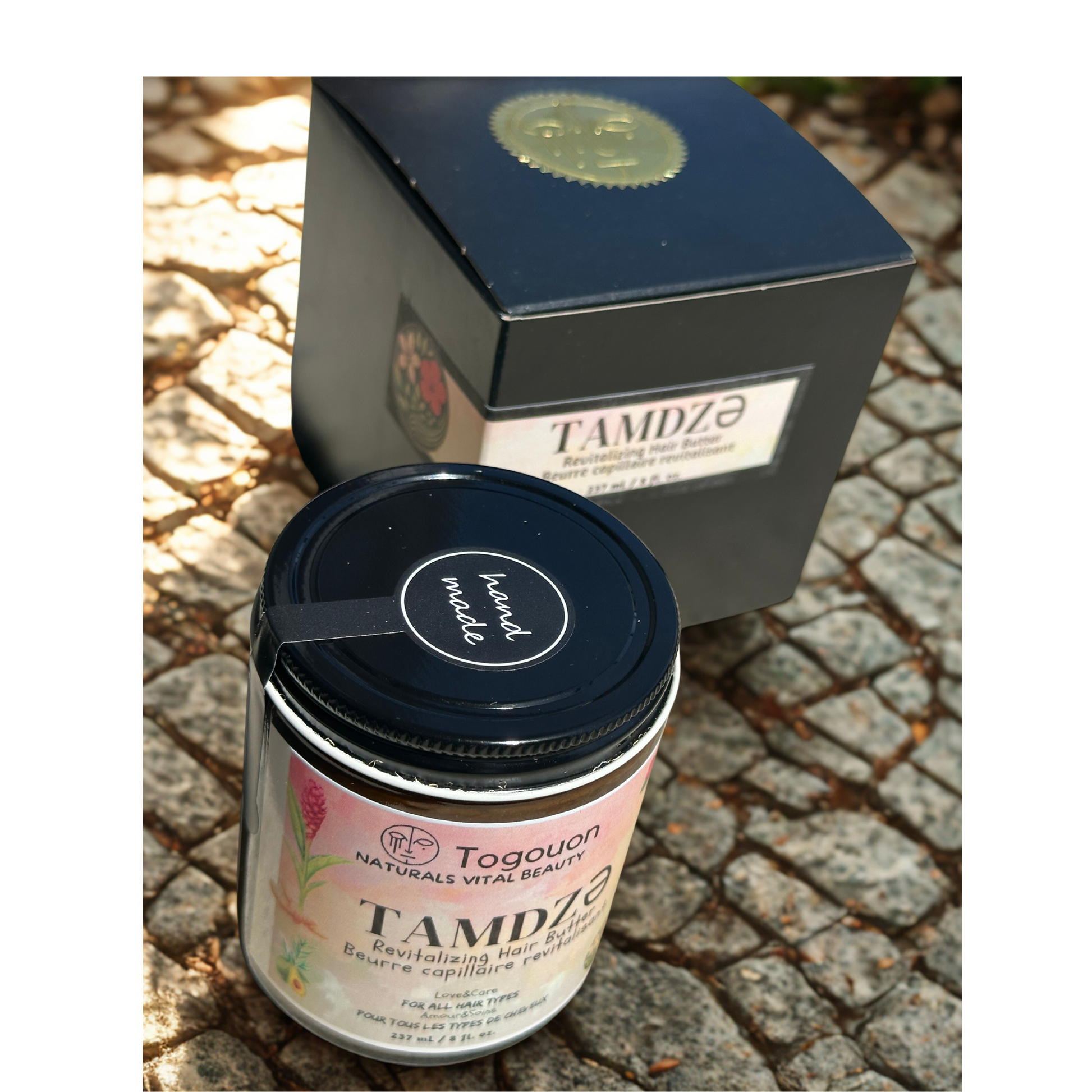 Rich in vitamins and antioxidants to revitalize dull hair and restore softness.